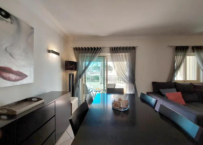 Vilapeti By Sapvillas Casa de Férias Quarteira