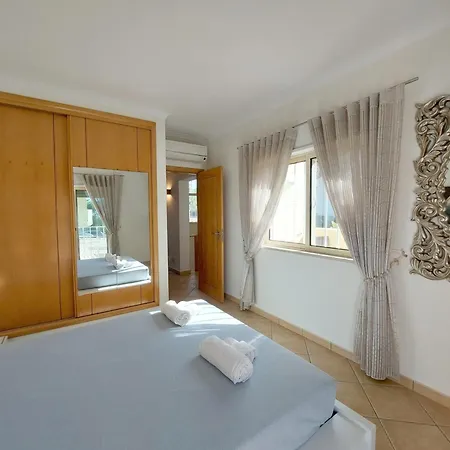 Vilapeti By Sapvillas Vakantiehuis Quarteira